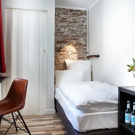 Hotel Liegeplatz 13 Kiel By Premiere Classe-2