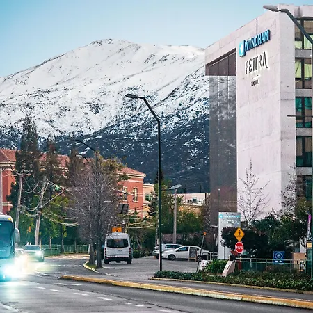 Wyndham Santiago Pettra-2