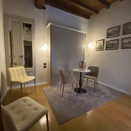 Condotti Rooms-2