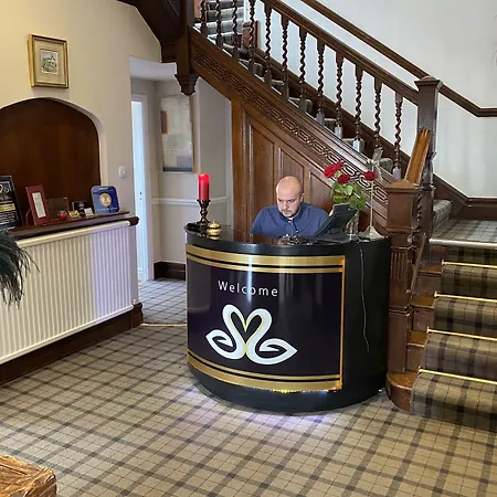 Windermere Boutique Hotel Spa Suites & Hot Tubs-3
