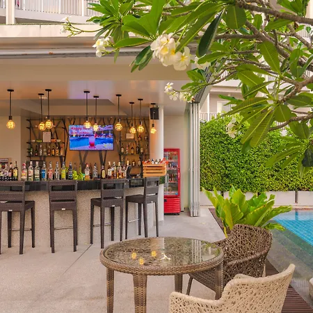 Ramada By Wyndham Phuket Deevana-3