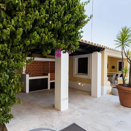 Estoril Luxury Suites & Spa-3