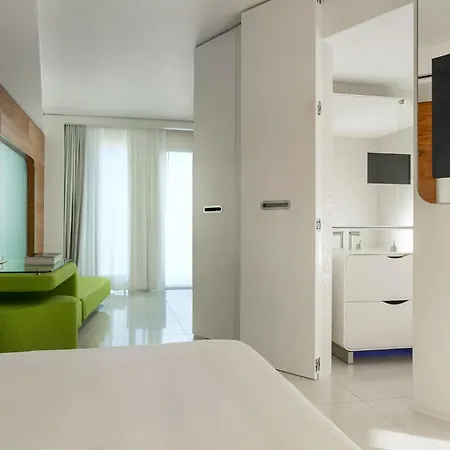 I-Suite Hotel-2