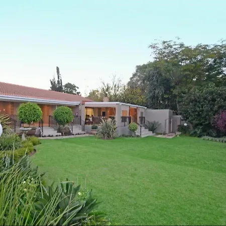 Oaklands Inn And Conference Centre-3