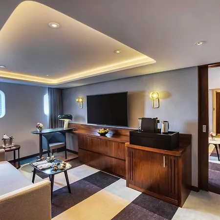 Queen Elizabeth 2 Hotel-3
