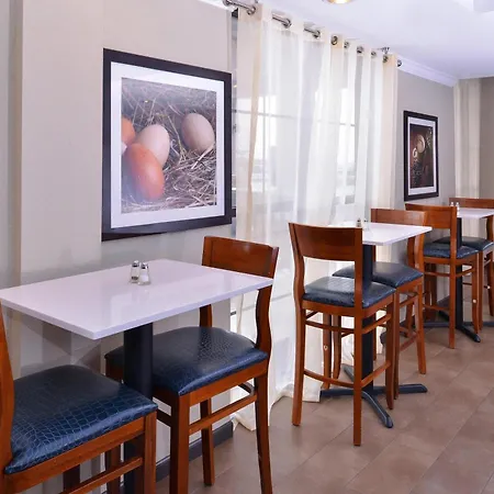 Comfort Suites Near Westchase On Beltway 8-2