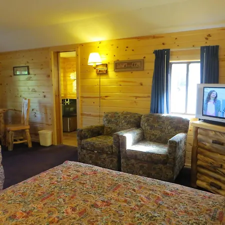 Econo Lodge Bayview-3