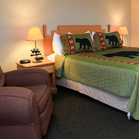 Yellowstone Pioneer Lodge-2