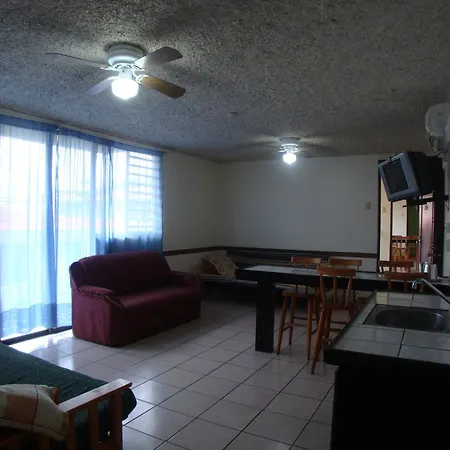 Hotel La Guaria Inn & Suites-3