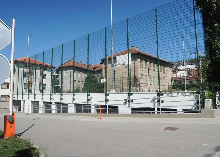 Logavina 8 Garage Parking