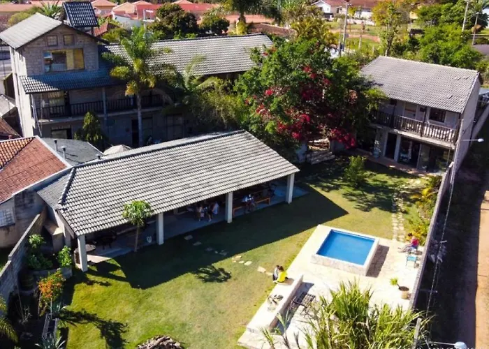 Hotel com piscina: Pousada Rota dos Pássaros