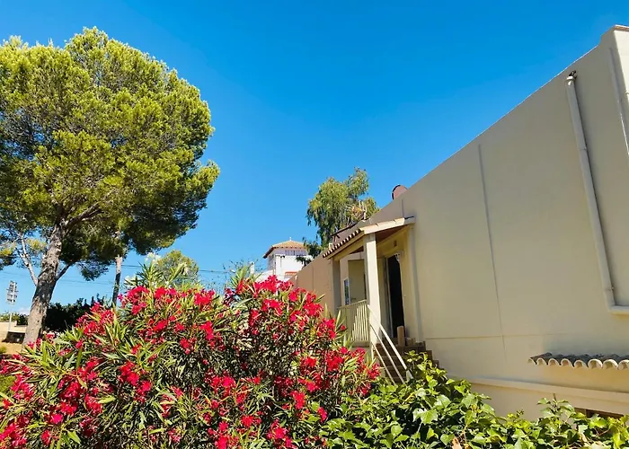 Hotel cerca del colegio: Hostal Villa Senese