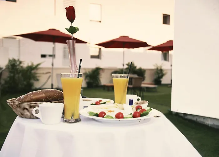 Lenis Hotel