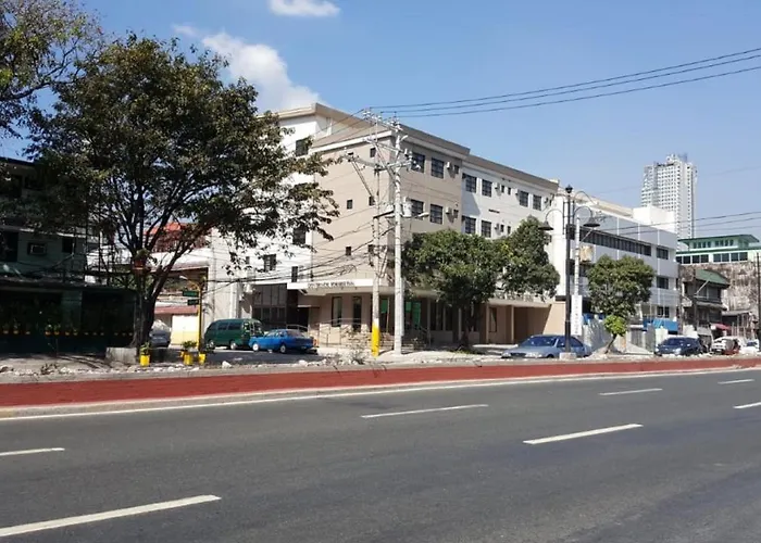 Beach Hotels Governor Forbes Inn