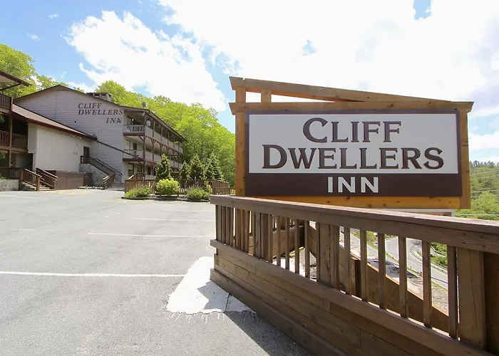 Resort: Cliff Dwellers Inn