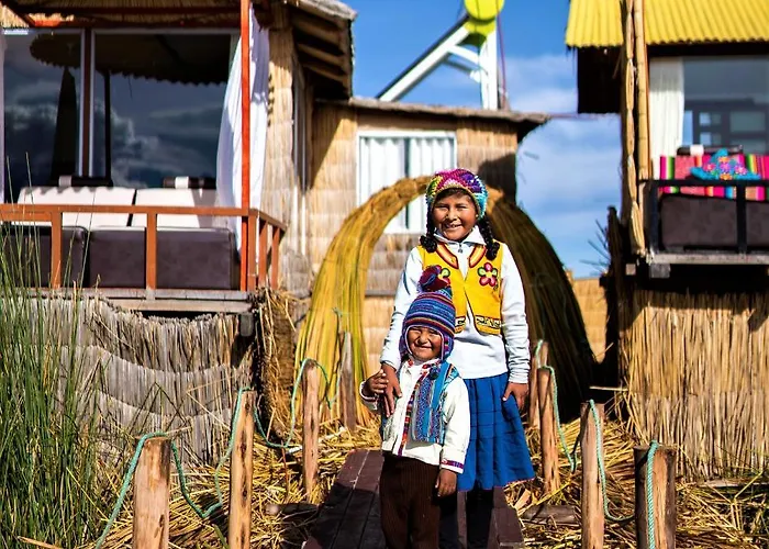 Uros Samarana Uta Lodge