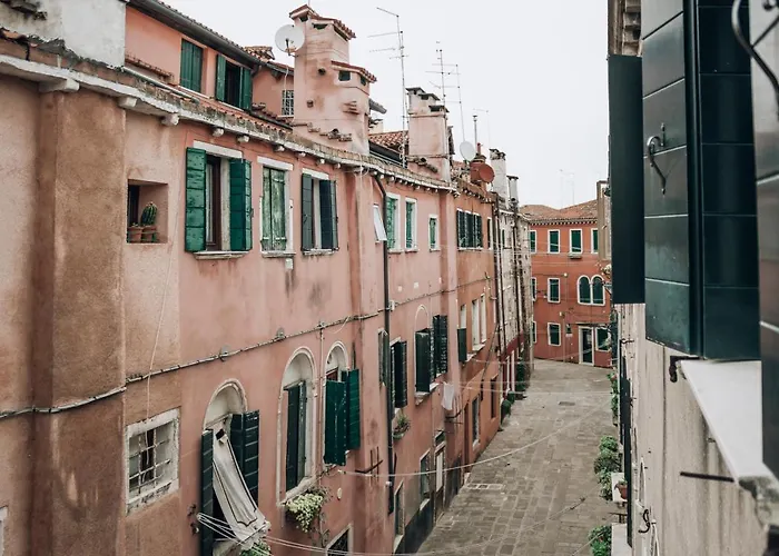 Hotel vicino al College: Bricola Biennale Apartments