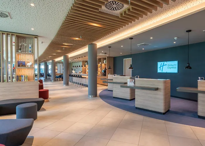 Holiday Inn Express Düsseldorf - Hauptbahnhof, an IHG Hotel