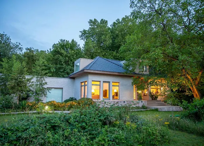 Marcel De Gand Business & Travel