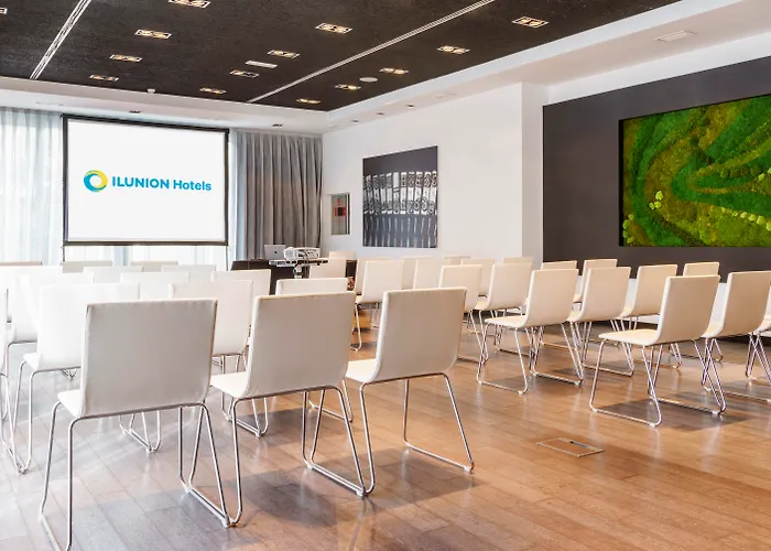 Hotel con piscina: Ilunion Atrium