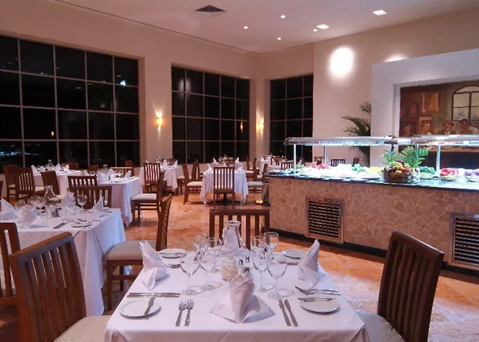 Oasis Cancun Lite