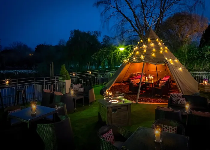 Hotel with pool: Crowne Plaza Stratford-Upon-Avon By Ihg