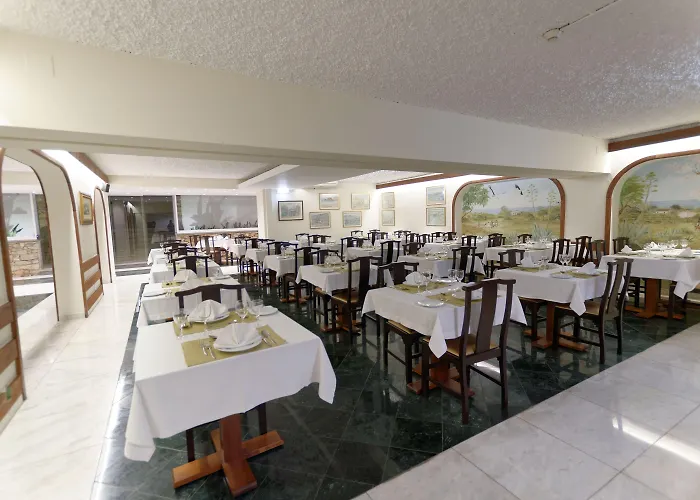 Beach hotel: Hotel Carvoeiro Plaza