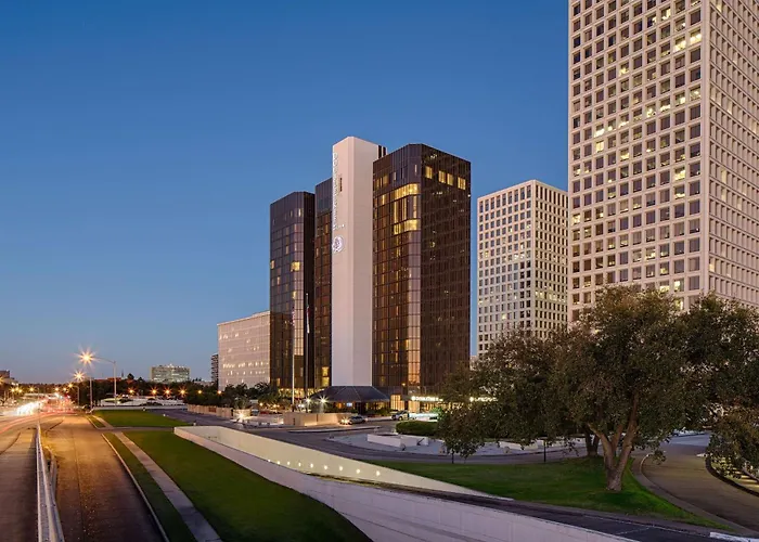 Resorts Guide Doubletree By Hilton Houston Greenway Plaza