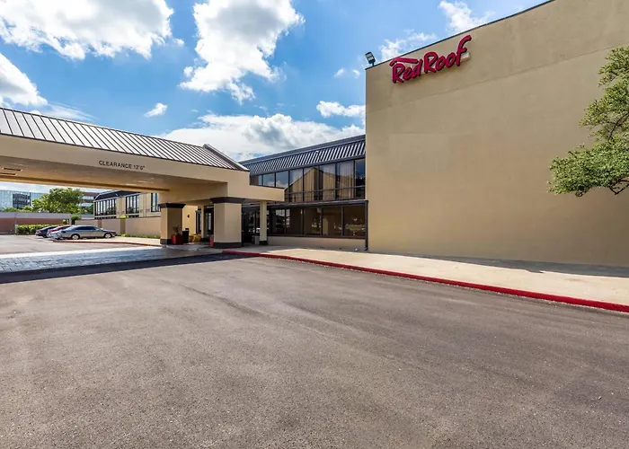 Dog friendly hotels Red Roof Inn Plus & Suites Houston - Iah Airport Sw