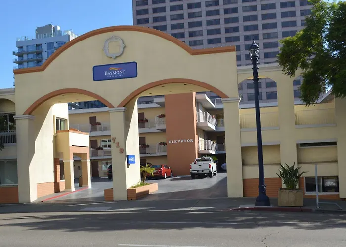 Motels Baymont By Wyndham San Diego Downtown