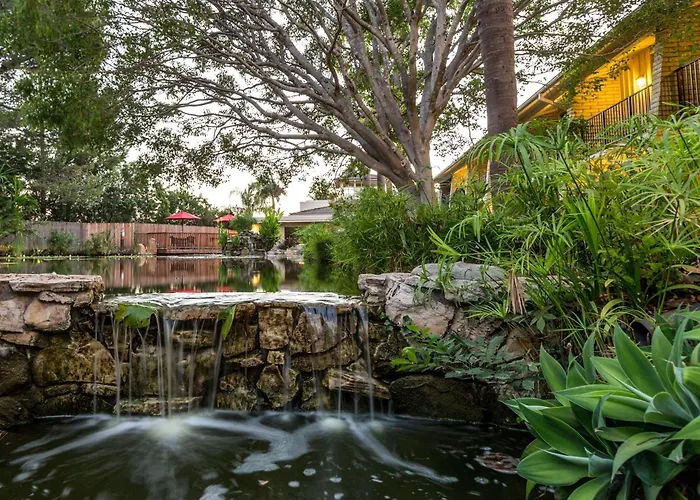 Pet Friendly hotel: Ramada By Wyndham Santa Barbara