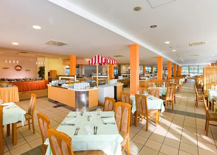 Hotel nahe College: Apartments Polynesia Plava Laguna