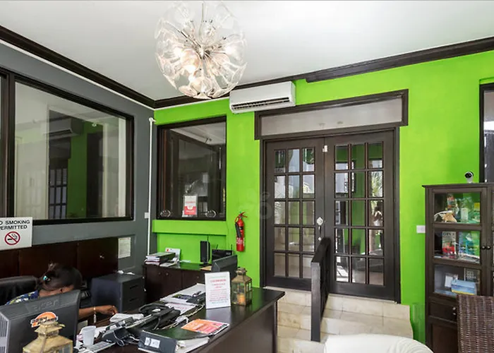 Silver Point Villa Hotel