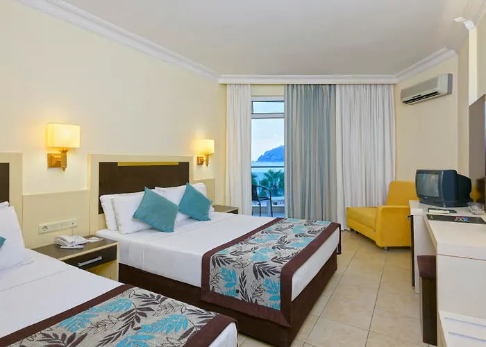 Hotels with pool Monart City
