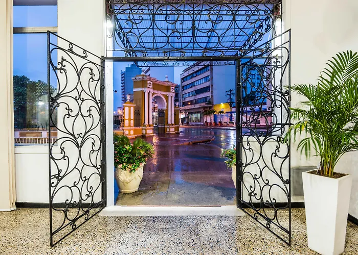  Dorado Plaza Centro Histórico