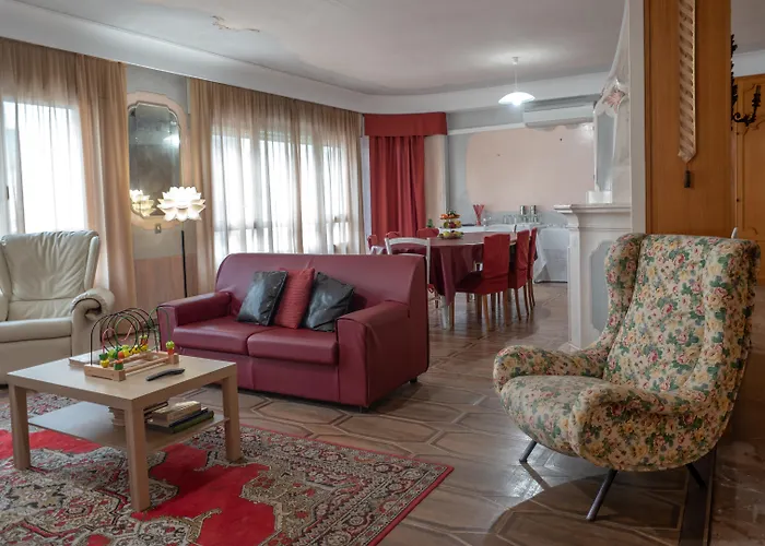 Guest House Train Station Venice - Atika & Atif
