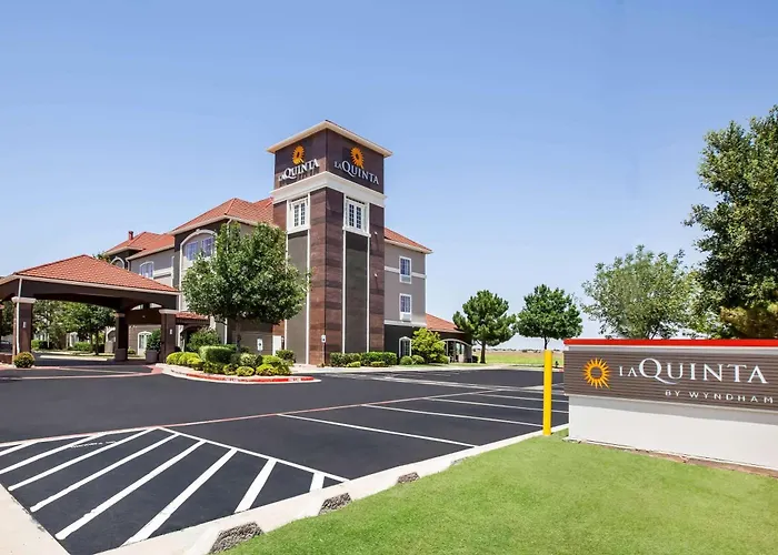 Cheap hotel: La Quinta By Wyndham Lubbock North