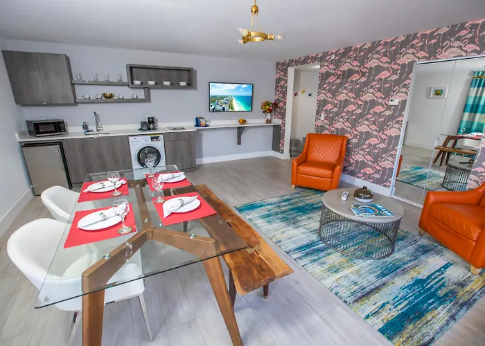 Hotel con tenis: Waterside Hotel And Suites
