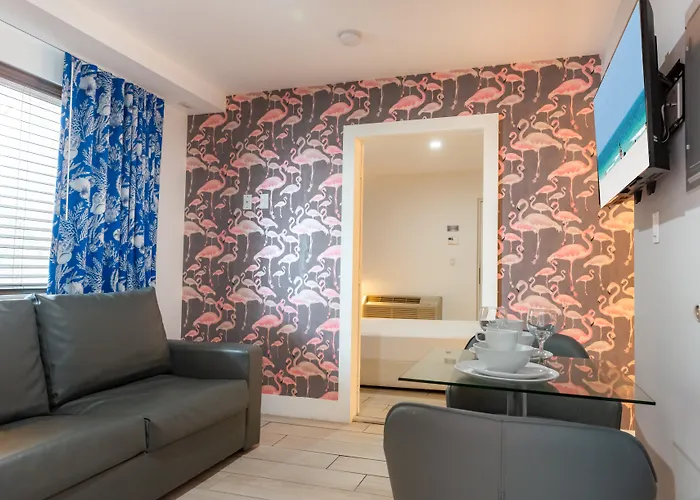 Hotel con tenis: Waterside Hotel And Suites