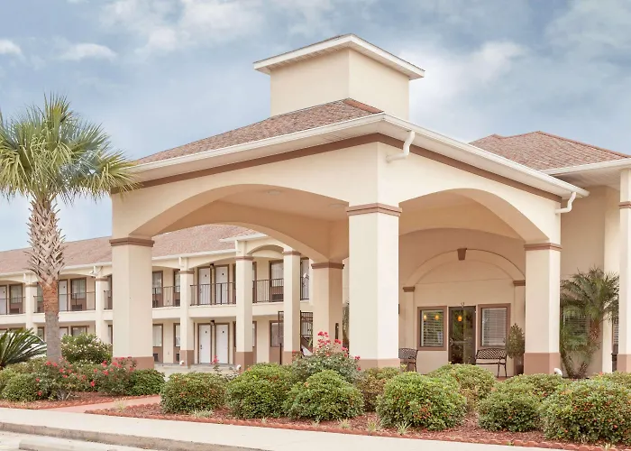 Cheap hotels Howard Johnson By Wyndham Lafayette