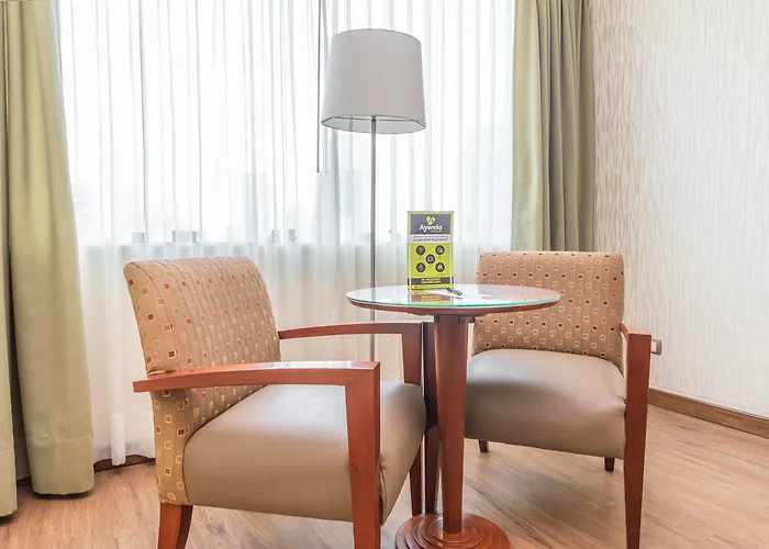 Hotel com jacuzzi: Del Prado Hotel