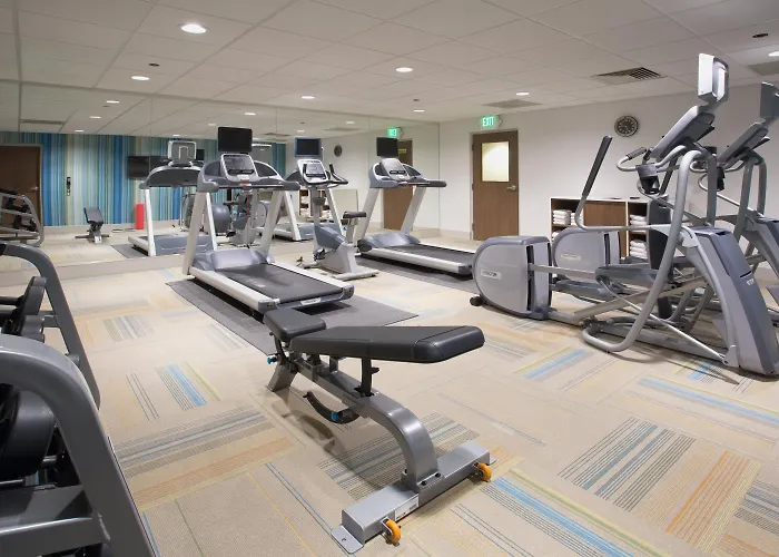 Holiday Inn Express - West By Ihg