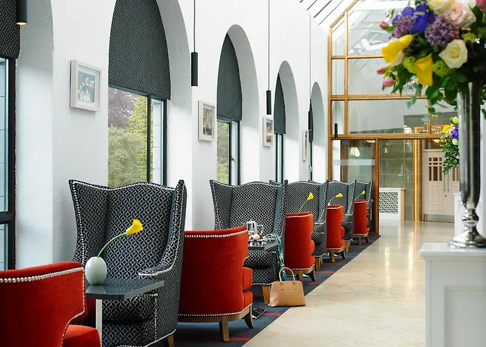Central hotel: Castlecourt Hotel, Spa & Leisure