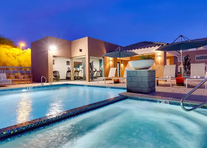 Сity center hotels Aiden By Best Western Scottsdale North