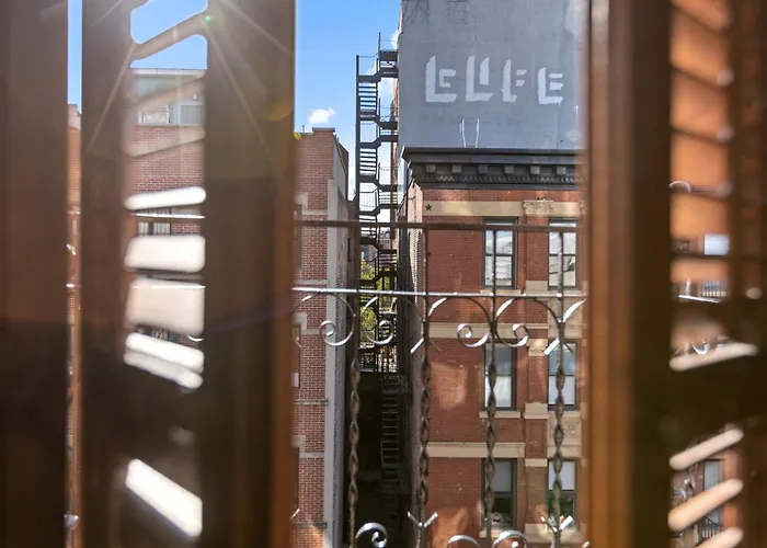 The Historic Blue Moon Hotel - Nyc