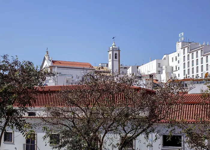 Albergue: Musical Hostel