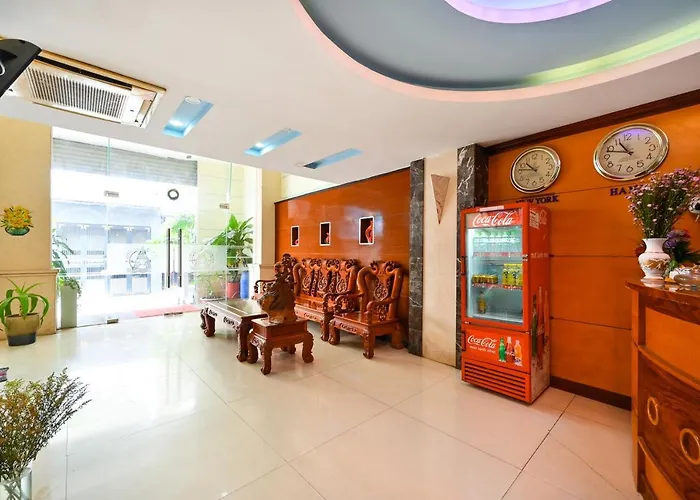 An Binh 2 Hotel Near Dam Sen Park