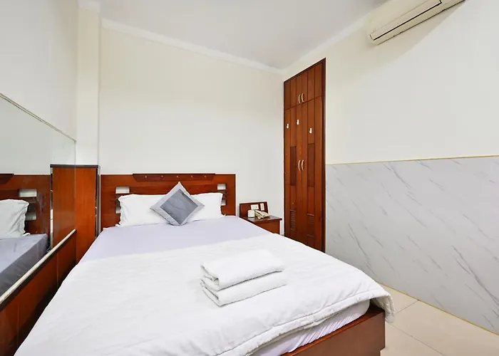 An Binh 2 Hotel Near Dam Sen Park