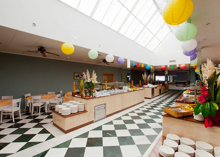 Hotel familiar: Diverhotel Dino Marbella