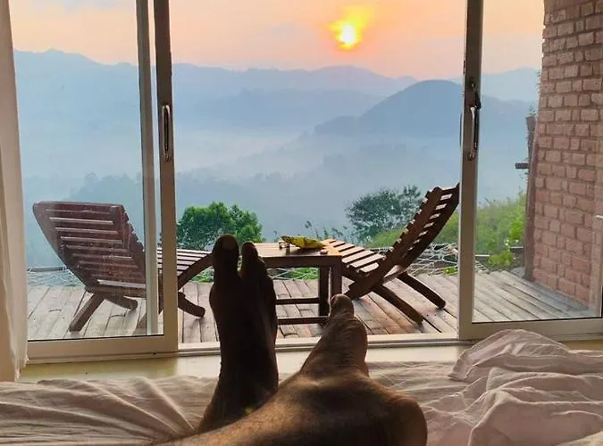 Family resorts Brisk Ella Retreat